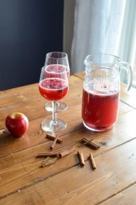 Glasses containing apple cider vinegar ready for use